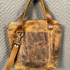 Amish Made Farmhouse Frocks Weathered Leather Daisy Bag